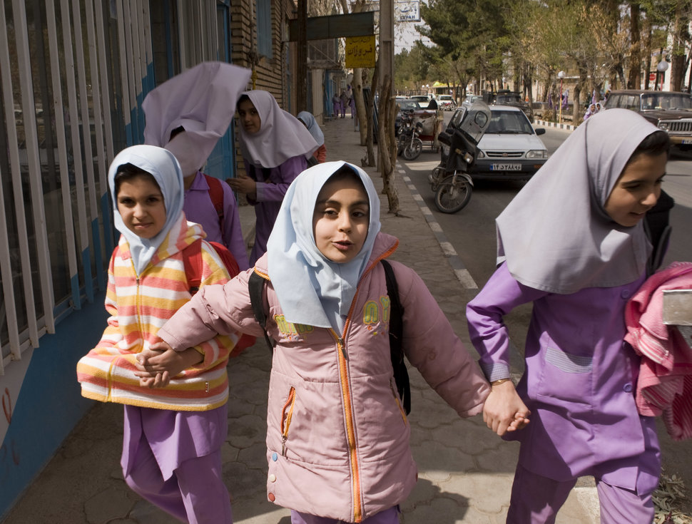 30 Beautiful Pictures Of Girls Going To School Around The World - Iran