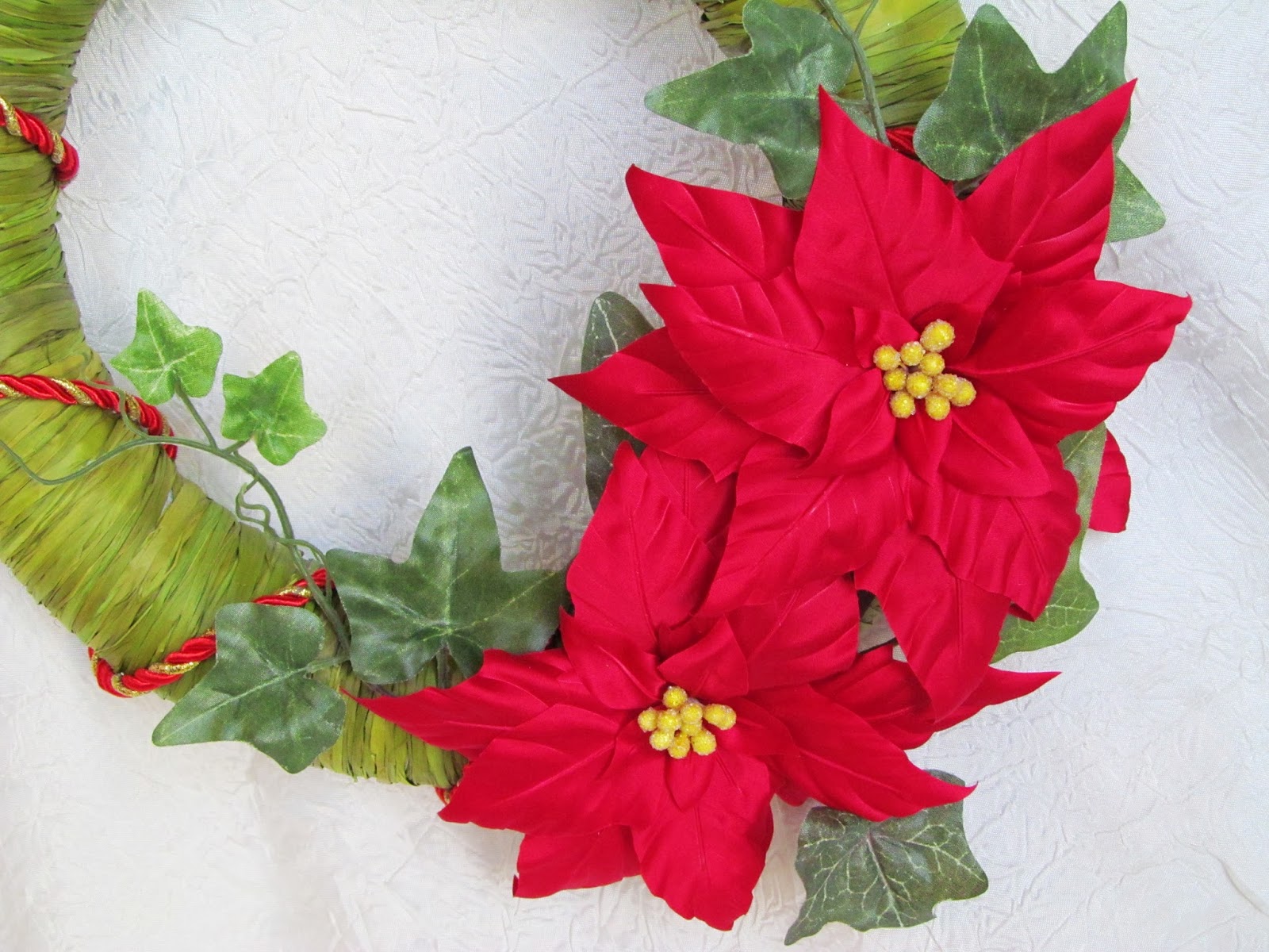 рождественский ангел из глиттерного фоамирана. елочные игрушки из глиттерного фоамирана мастер класс. пуансеттия рождественская из фоамирана. рождественская звезда из глитерного фоамирана. новогодние поделки из фоамирана.