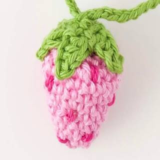 PATRON GRATIS FRESA AMIGURUMI 31036