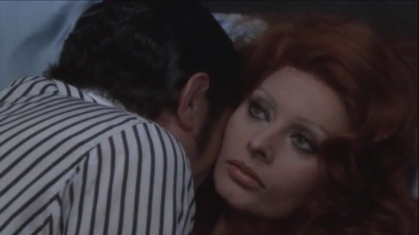 A GAROTA DO CHEFE (DUBLADO/DVD-RIP) – 1975 A%2BGarota%2Bdo%2BChefe%2B1975%2BDublado.mkv_snapshot_00.18.57.136