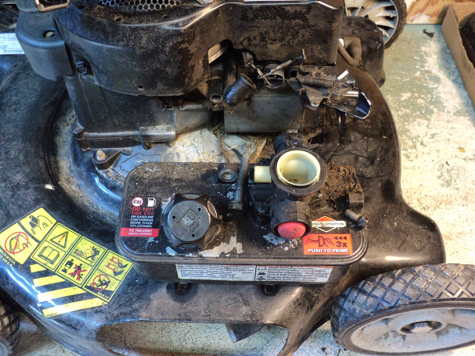 Rouge River Workshop: Briggs & Stratton Model 9S502 -- Carburetor And