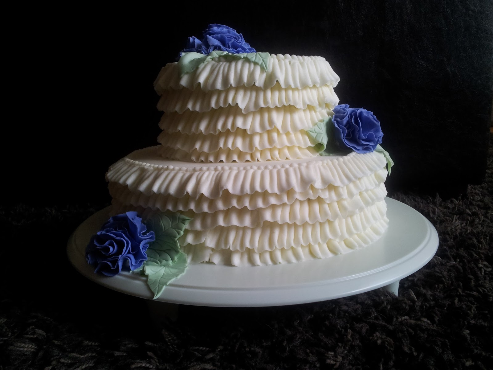 Kiddles &amp;#39;N Bits: Buttercream Ruffle wedding cake