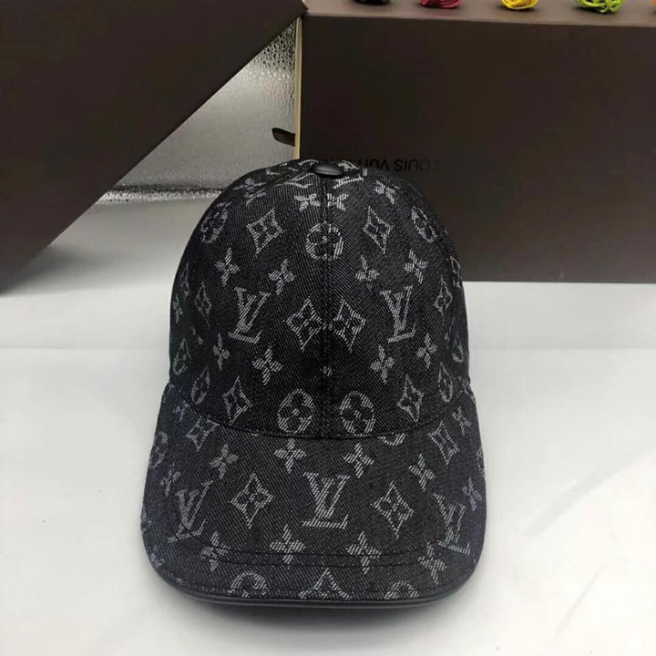 Mũ Louis Vuitton vải bố có sọc ở lưỡi trai