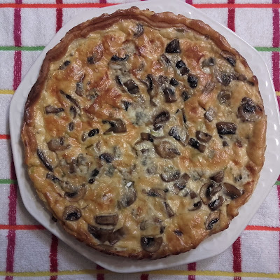 Quiche de champiñones, ajitos tiernos y Gorgonzola.