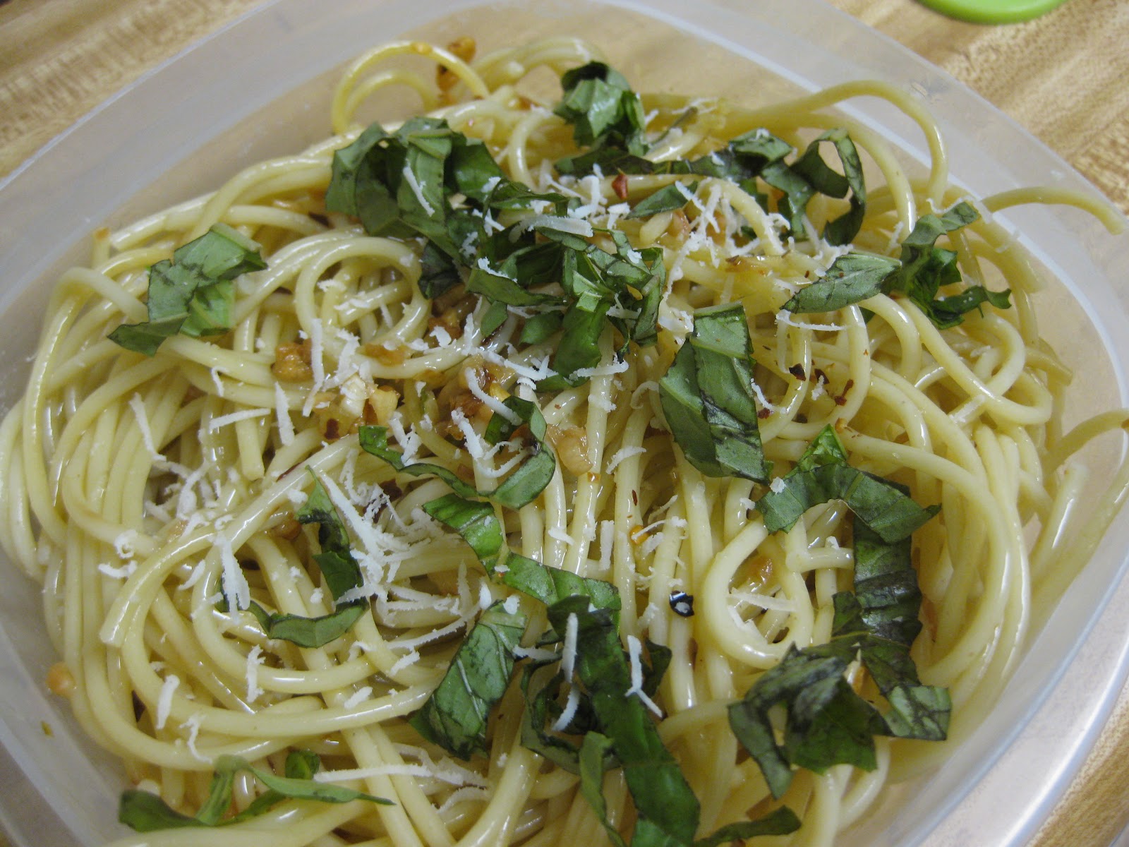Eat My Words Spaghetti with Garlic, Olive Oil, & Red Pepper Flakes