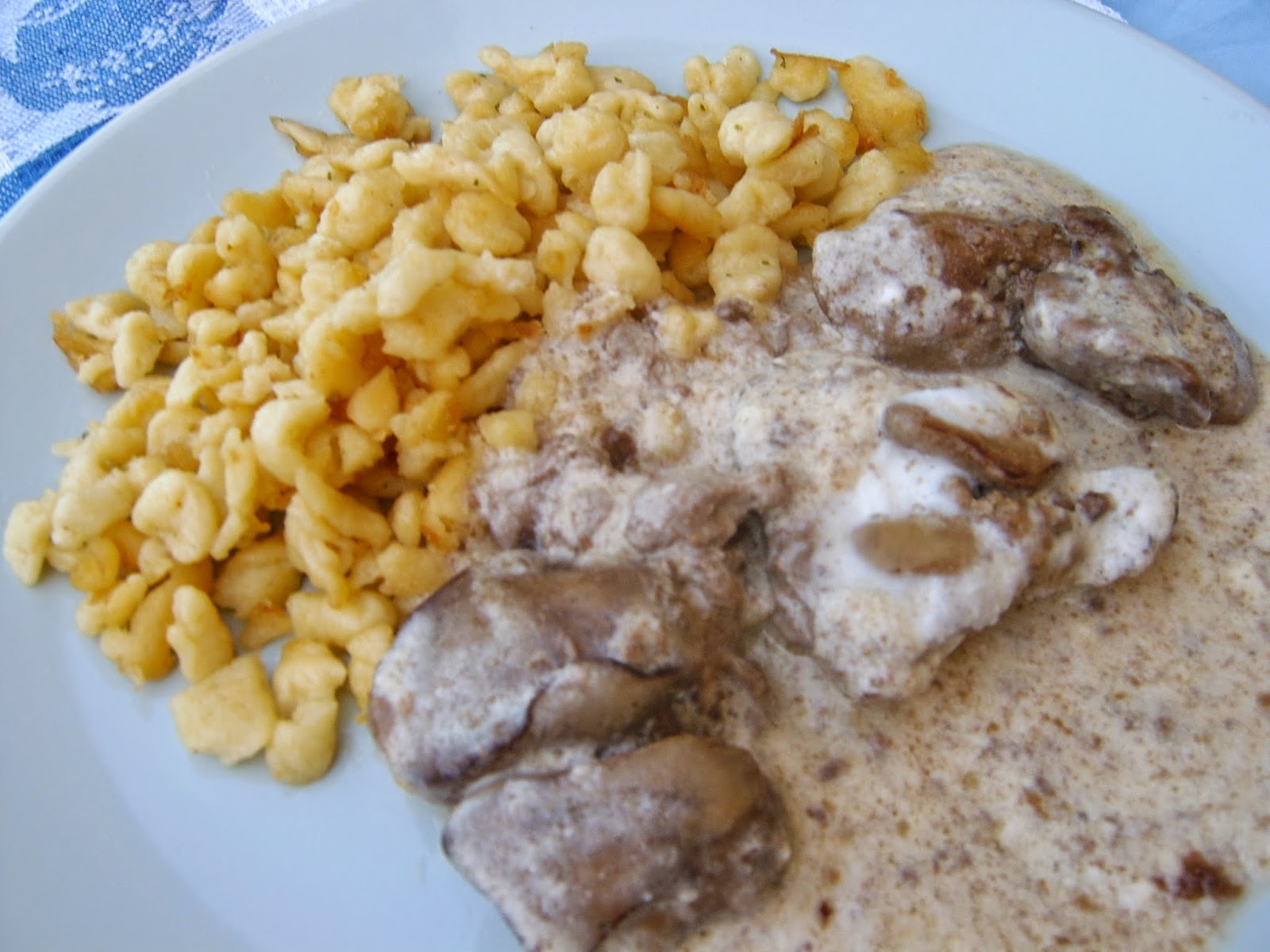 Ficatei de pui si spaetzle