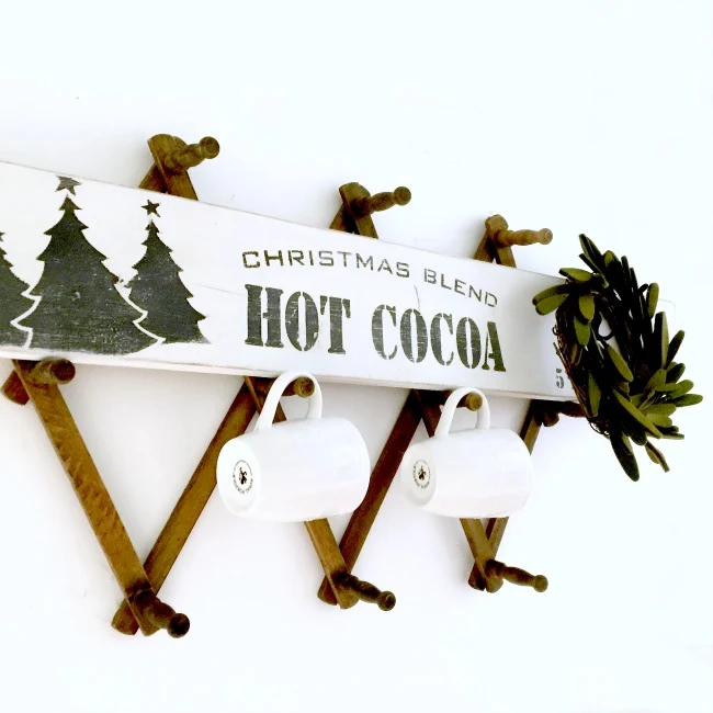 Christmas Blend Hot Cocoa Sign www.homeroad.net