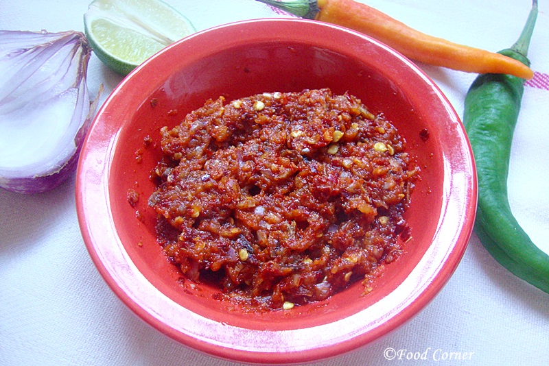 Katta Sambola (Sri Lankan Chili Paste)