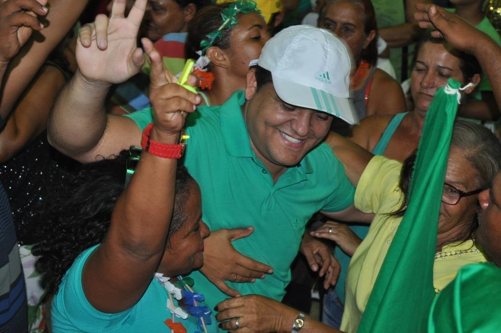 Resultado de imagem para PREFEITO HÉLIO CANDIDATO A REELEIÇÃO GUAMARÉ