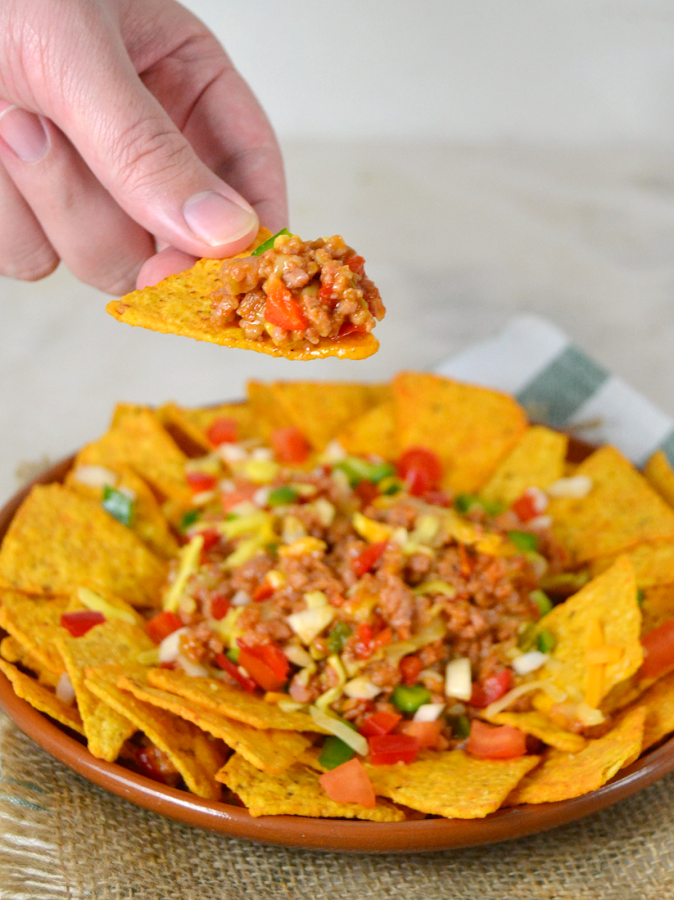 Nachos con carne. Receta fácil de cocina mexicana