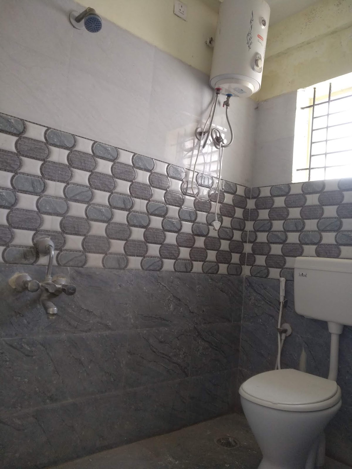 PURVI PRIDE WHITEFIELD IMMADIHALLI BUS STOP (1.5 Kms from white