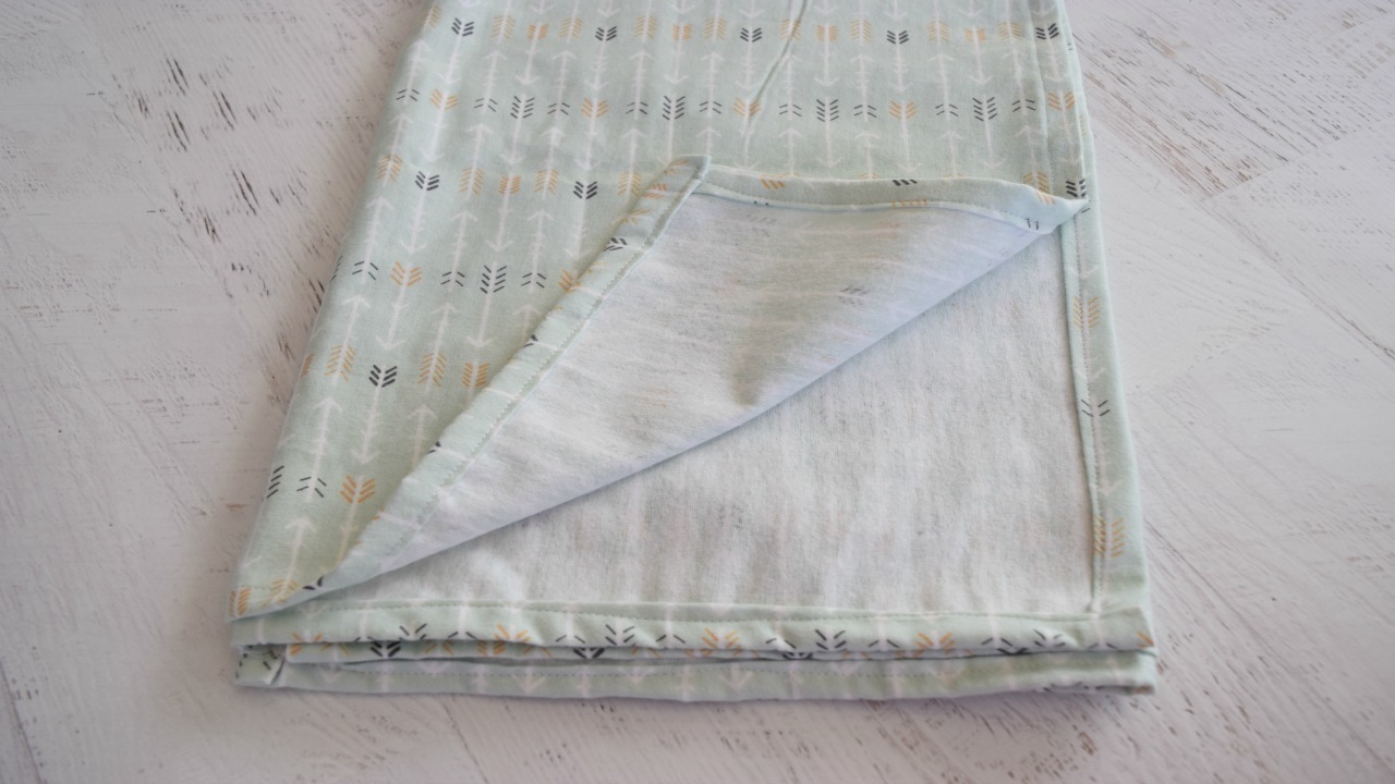 How to Make a Blanket {30 easy DIY blankets} Adventures of a DIY Mom