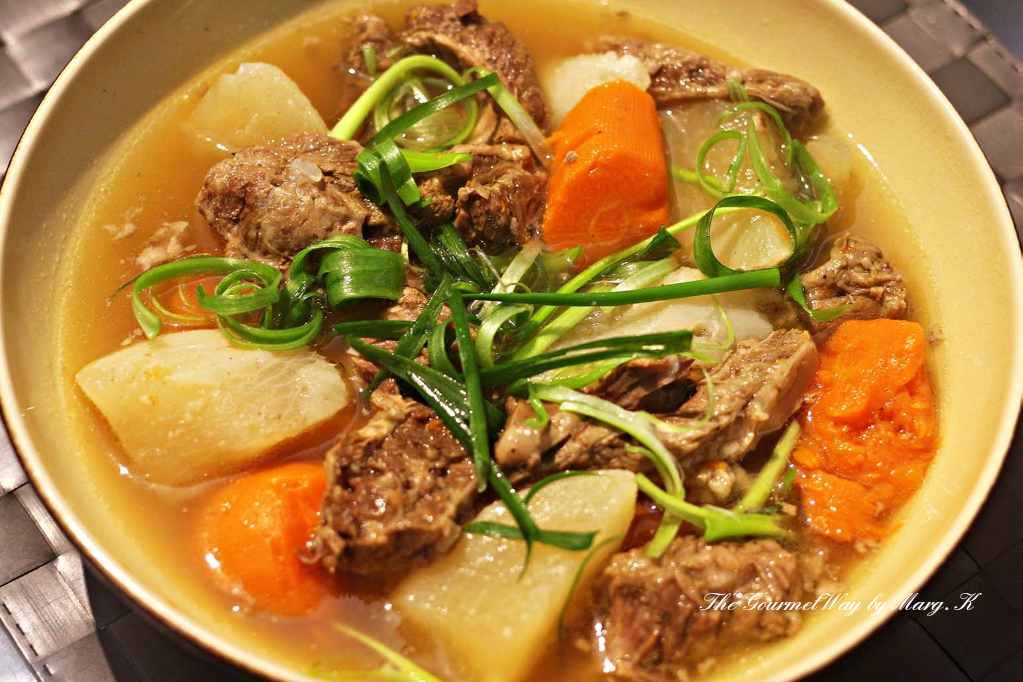 Beef Brisket in Clear Broth . 清湯牛腩