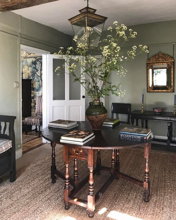 HALL DE ENTRADA E MESA REDONDA