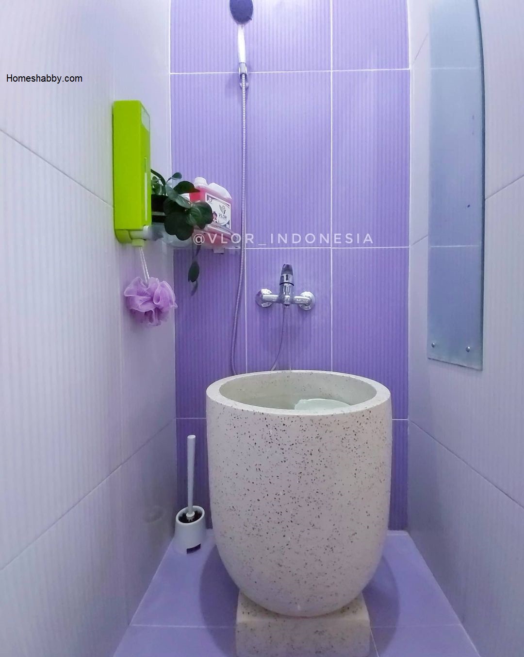 Inspirasi Terbaru Kamar Mandi Sederhana Dengan Perpaduan Keramik Yang Cantik Homeshabby Com Design Home Plans Home Decorating And Interior Design