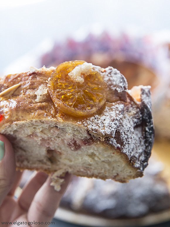 El gato goloso: Bolo Rei, la rosca de reyes que se consume en Portugal, cargada de frutos secos, pasas y aromatizada con naranjas y oporto. Exquisita!