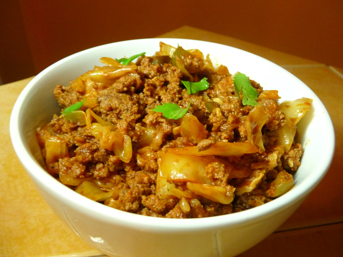 EASY CHILI CABBAGE GOULASH