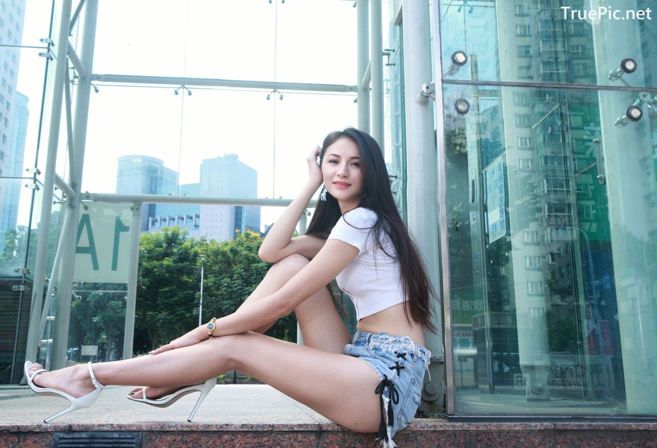Image-Beautiful-Taiwanese-Girl-Lola-雪岑-Perfect-Long-Legs-Baby-TruePic.net- Picture-55