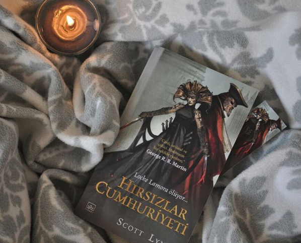 Siirsel Hisler Hirsizlar Cumhuriyeti Scott Lynch Kitap Yorumu
