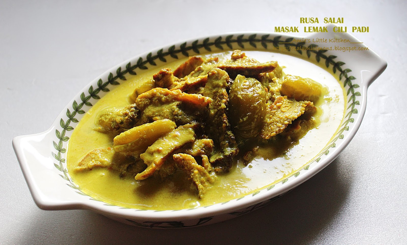 Daging Rusa Salai Masak Lemak Cili Padi dengan Belimbing Buluh - Amie's ...