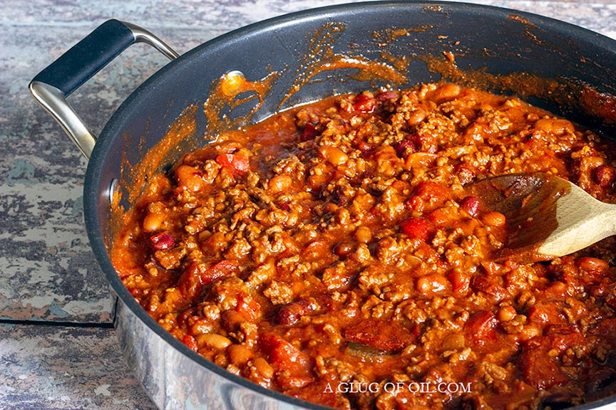 Quick chilli con carne in a large frying pan. Nigella Lawson recipe.