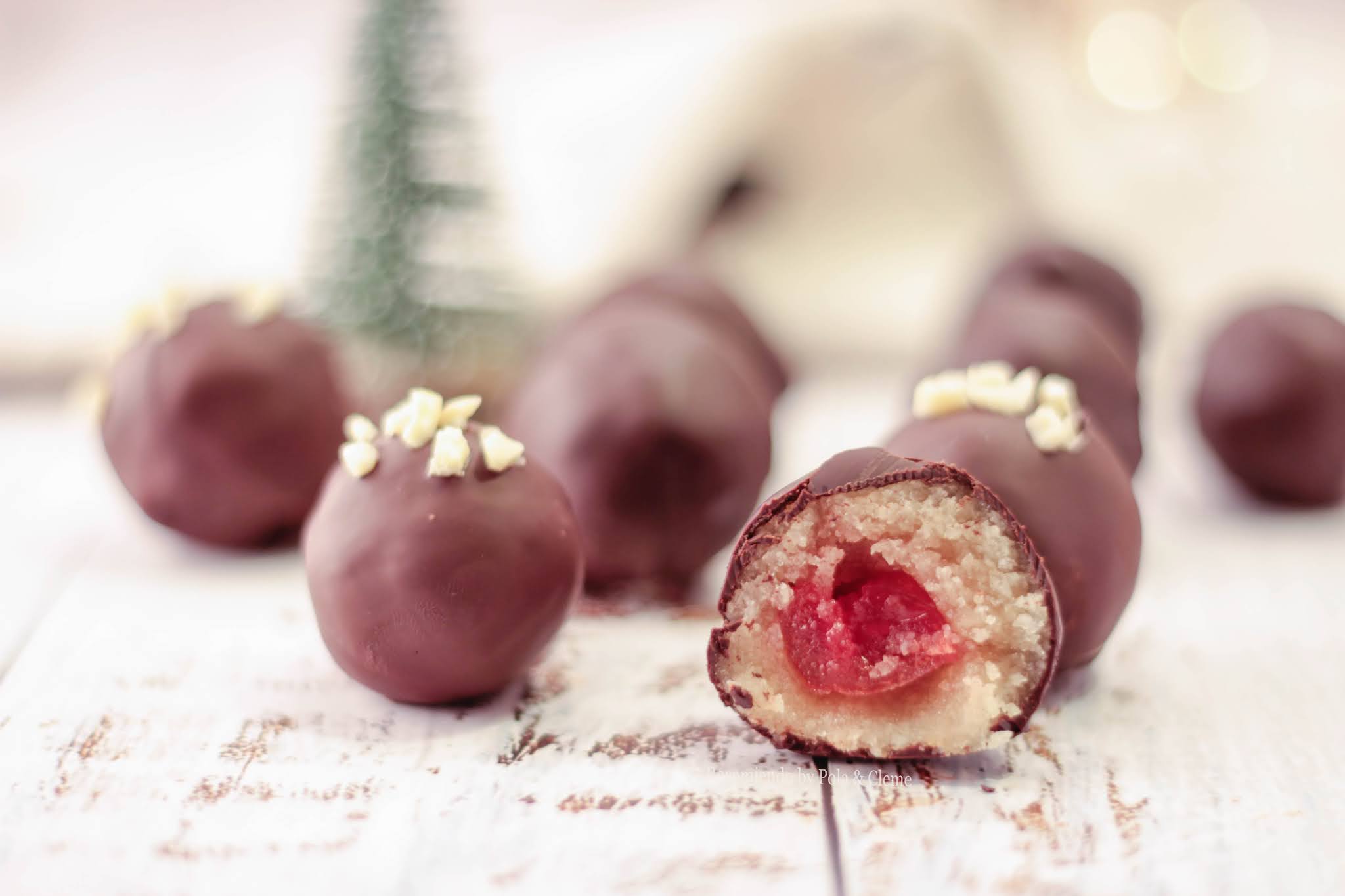 Bombones rellenos de Mazapán y Cerezas