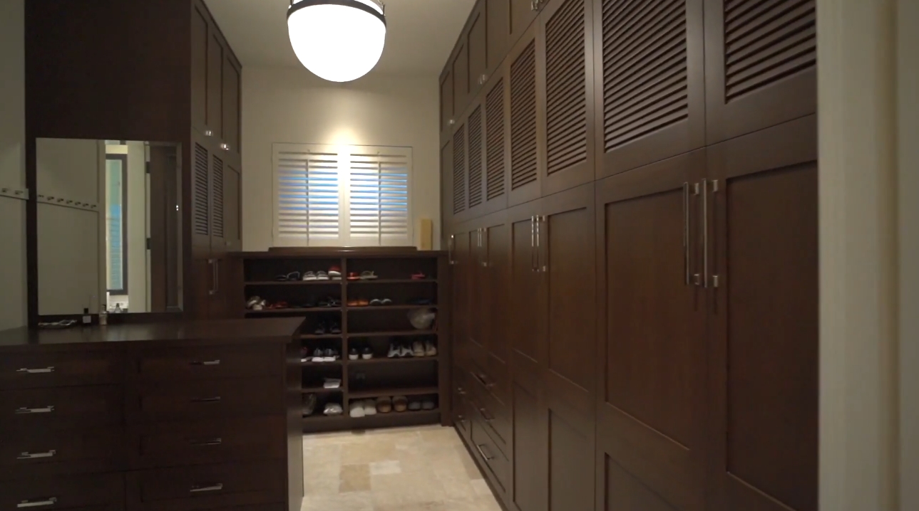 41 Photos vs. 8200 Kalavista Dr, Coldstream, Canada Kalamalka Lake Mansion Interior Design Tour