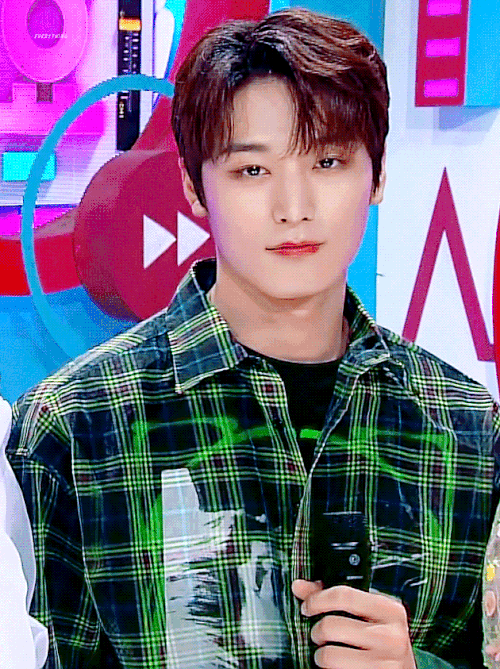 어제자 비주얼 인가 스페셜MC 둘 | 인스티즈