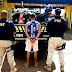 Jovem inabilitado é preso empinando moto adulterada na frente da polícia