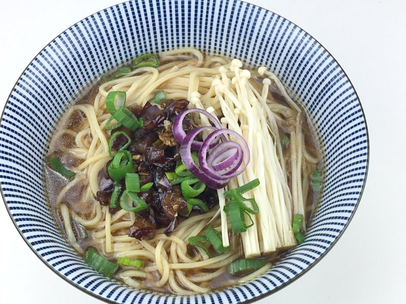 Lecker Bentos und mehr Ramen mit EnokiPilzen und gebratenen Auberginen