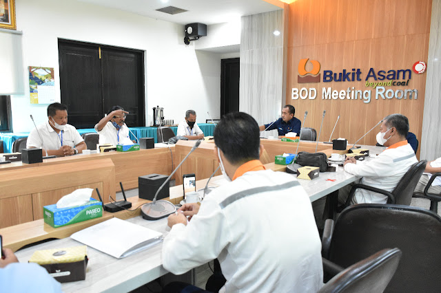Dirut PTBA Duduk Bersama Perwakilan Warga 2 Kecamatan untuk Tuntaskan Masalah Lahan  
