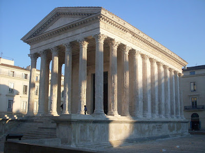 Maison Carré de Nîmes. Los Viajes de Aspasia Maison Carré de Nîmes