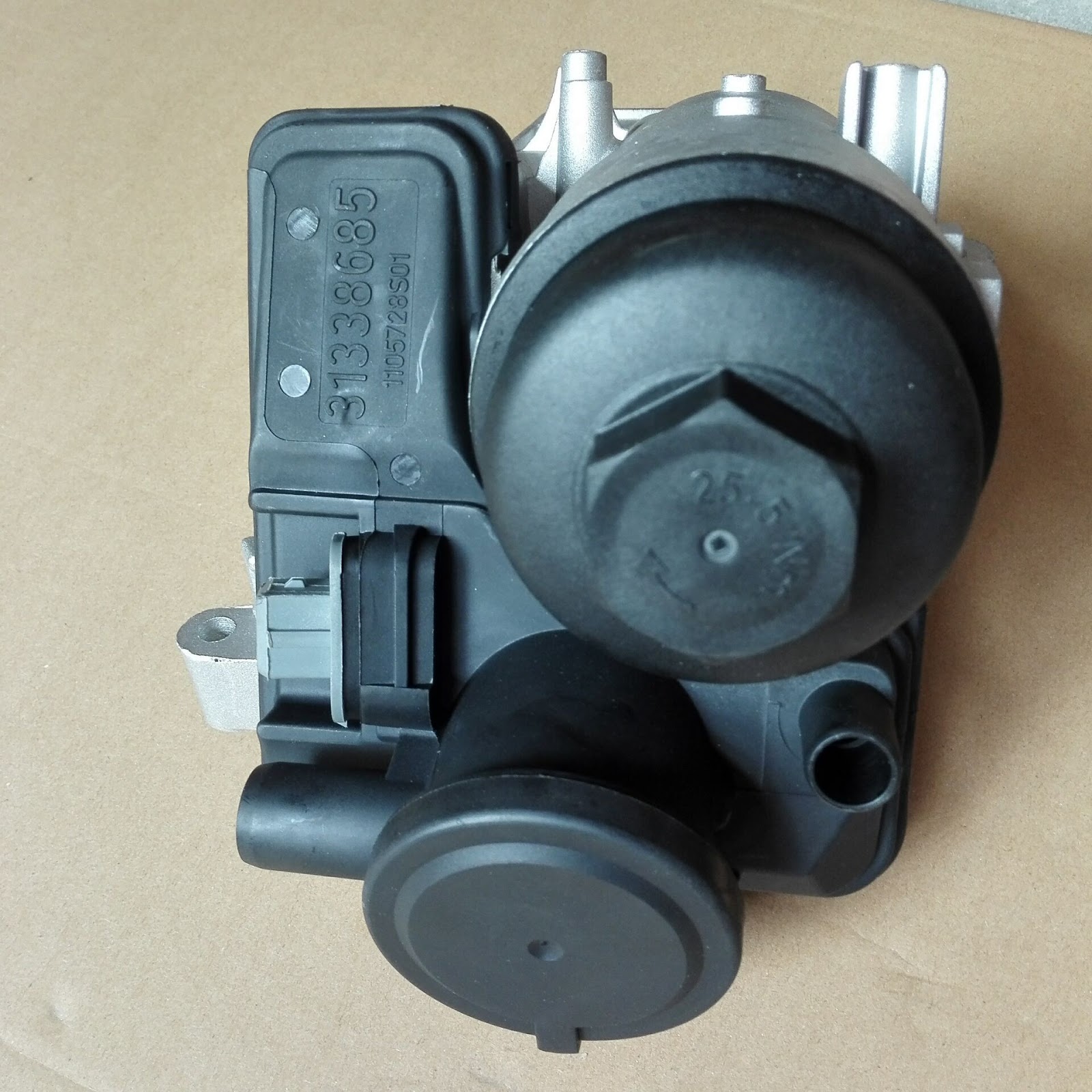 Typuautopart Oil Filter Housing for Volvo 5cyl S40,C30,C70,V50 with