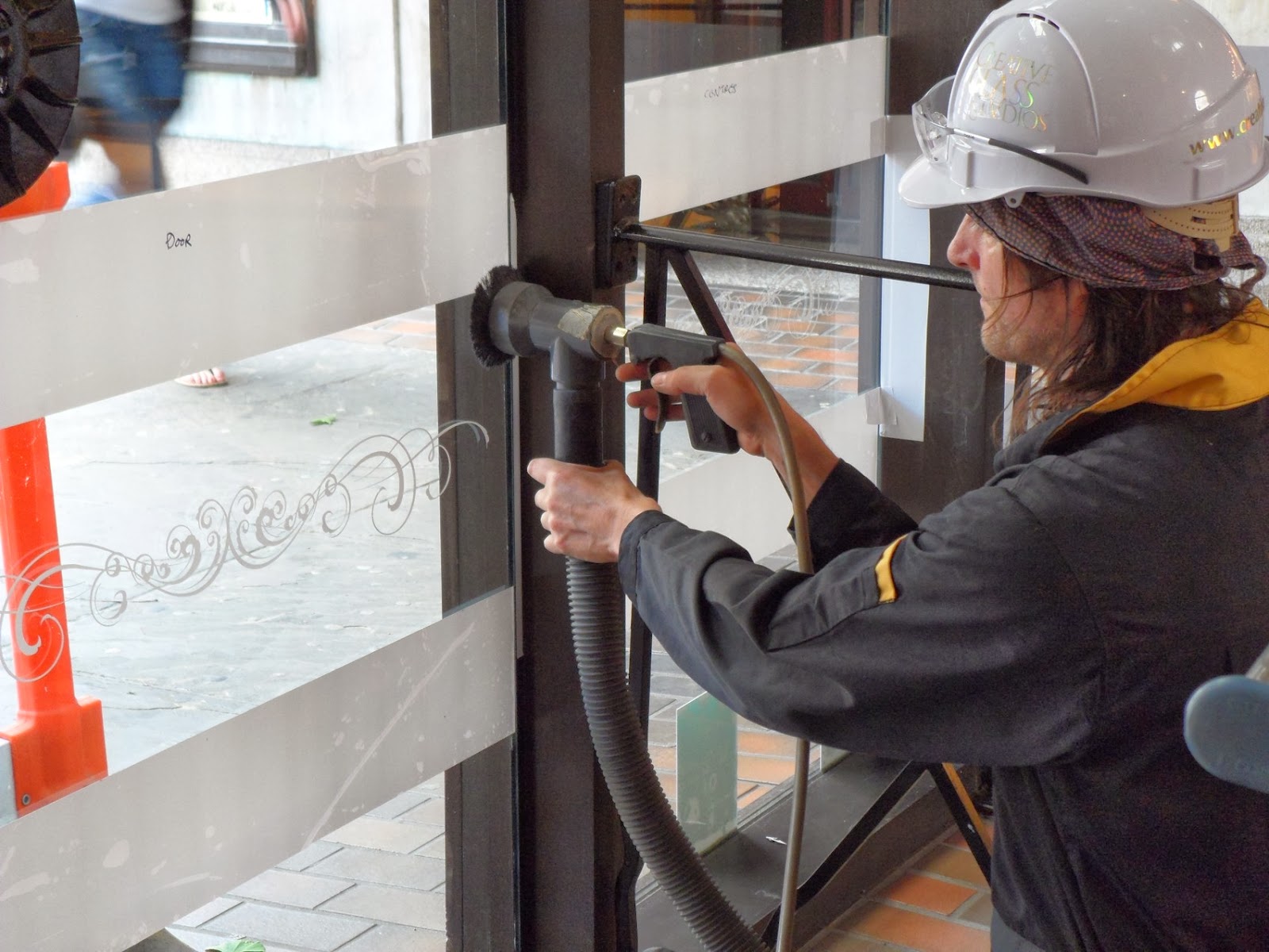 Richard Raithby's Creative Glass Studios The convenience of onsite