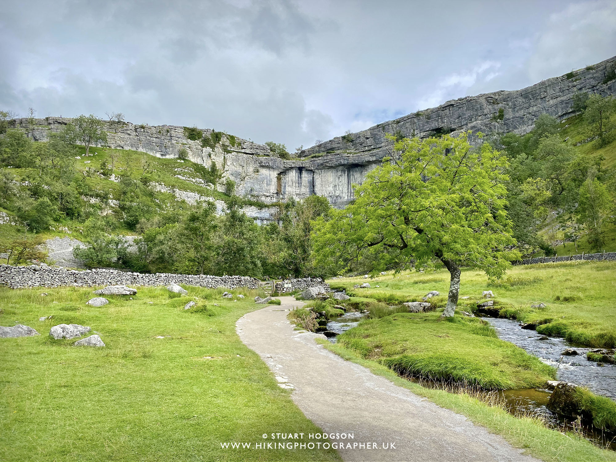 Malham Cove Walk best short parking Yorkshire Dales weather Harry Potter