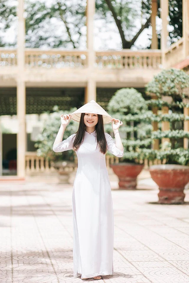 Nữ sinh Hải Phòng đẹp rạng ngời chia tay thời học sinh