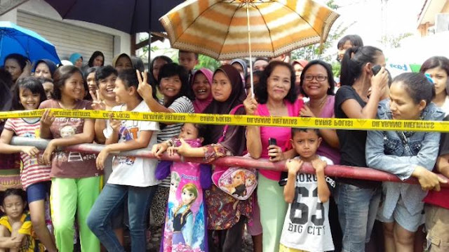 Wanita Berpakaian Tapi Telanjang. Banyak Terjadi Tapi Tidak Mengerti... Wanita Berpakaian Tapi Telanjang. Banyak Terjadi Tapi Tidak Mengerti...