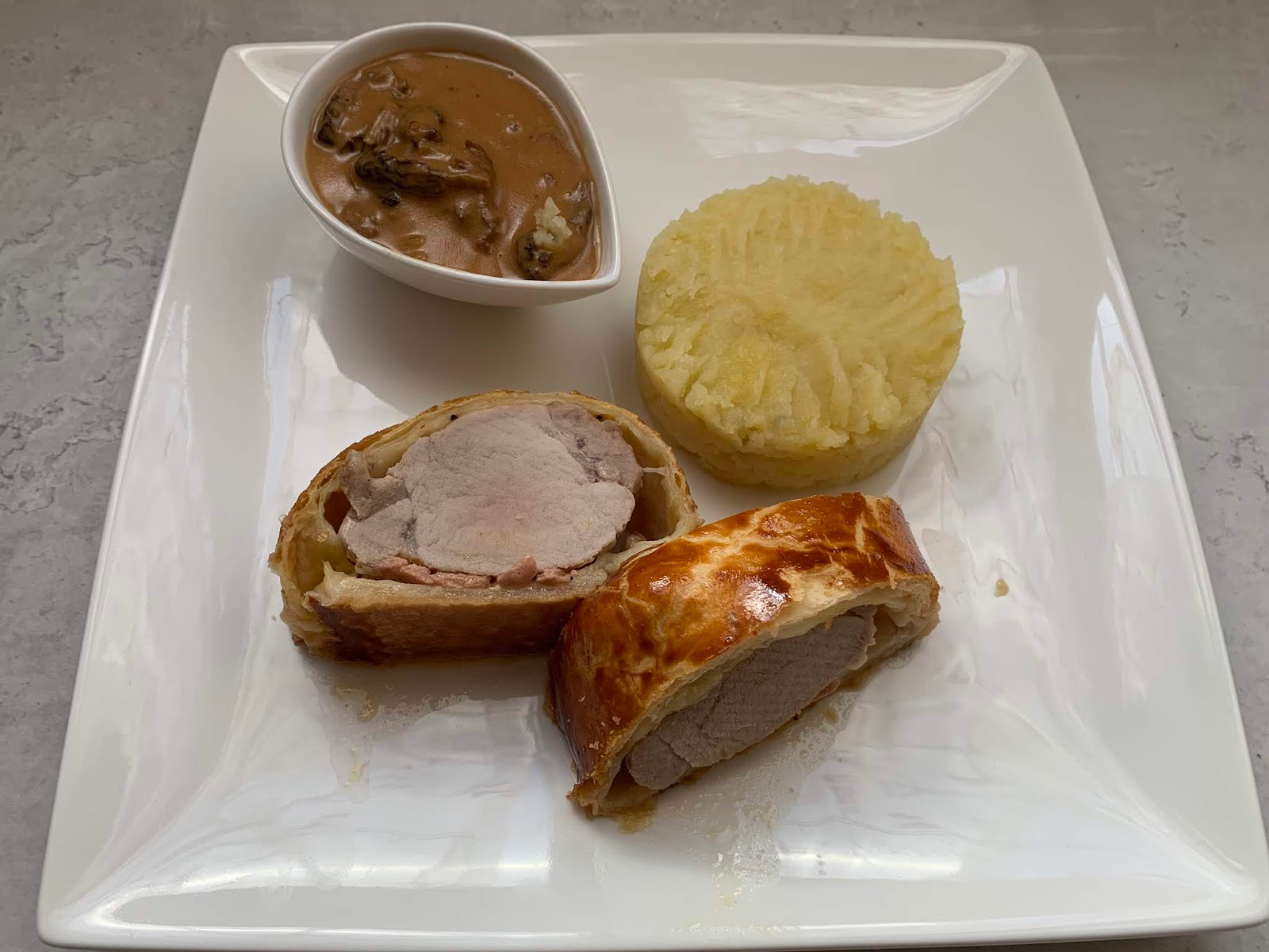 Les recettes de Phiphine Filet mignon en croûte au foie gras sauce aux morilles
