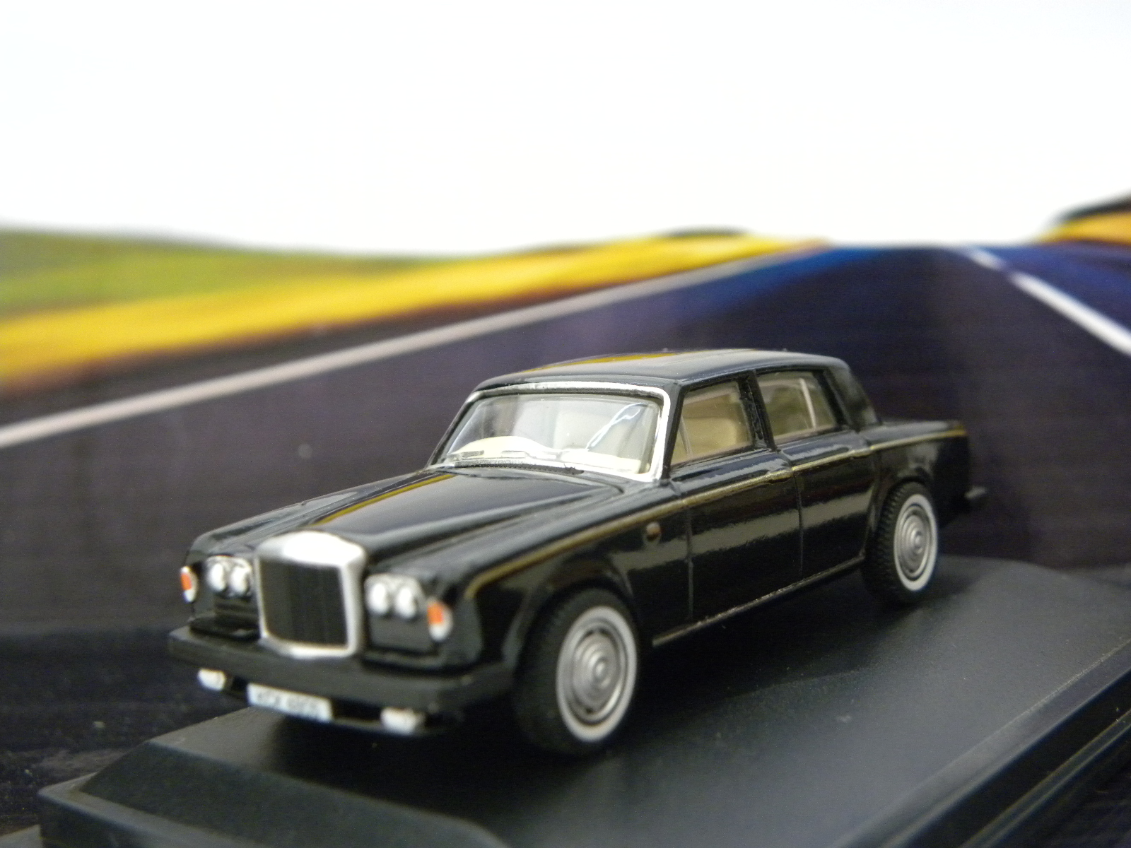Diecast Madness UK OXFORD DIECAST The next recolour for the Bentley