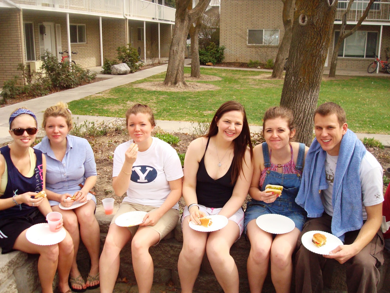 King Henry Apartments: Pool Opening BBQ Celebration