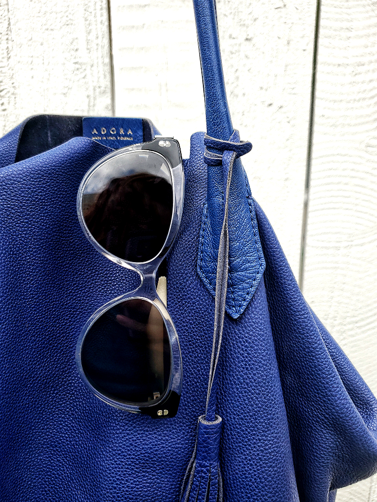 https://www.smartbuyglasses.com/designer-sunglasses/Versace/Versace-VE4338-52436G-363378.html