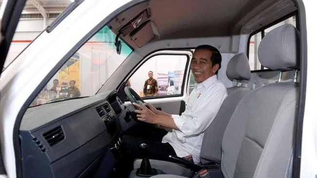 Nasib Esemka Tak Jelas, Mimpi Jokowi Ingin Jadikan RI 'Raja' Baterai & Mobil Listrik Dinilai Hanya Asal Ngomong