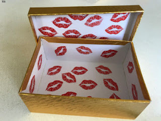 Cajita de besos, dorada