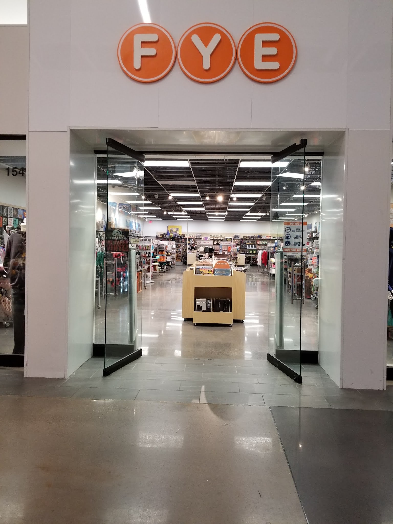 Descubrir 57+ imagen calvin klein katy mills Thptnganamst.edu.vn