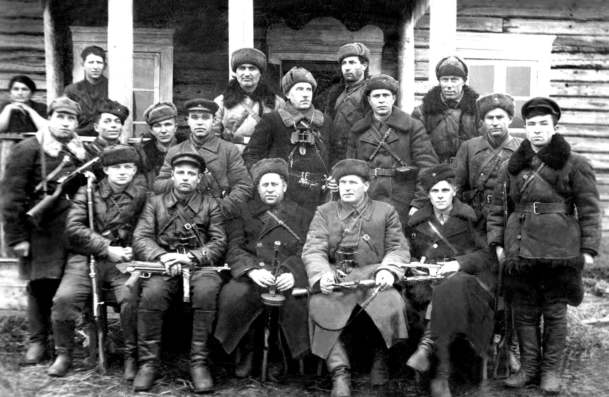 василий захарович корж. клещев алексей ефимович 1905-1968. корж командир партизанского отряда. партизанский отряд сокол белоруссия. в з корж партизан.