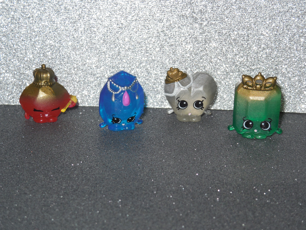 Veni Vidi Dolli: REVIEW: Shopkins Shoppies Gemma Stone Exclusive