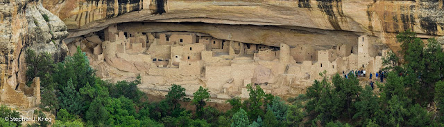 Cliff Palace cliff dwelling ruin, Mesa Verde National Park, Colorado.