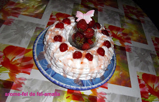 CORONITA DE IAURT CU CAPSUNI