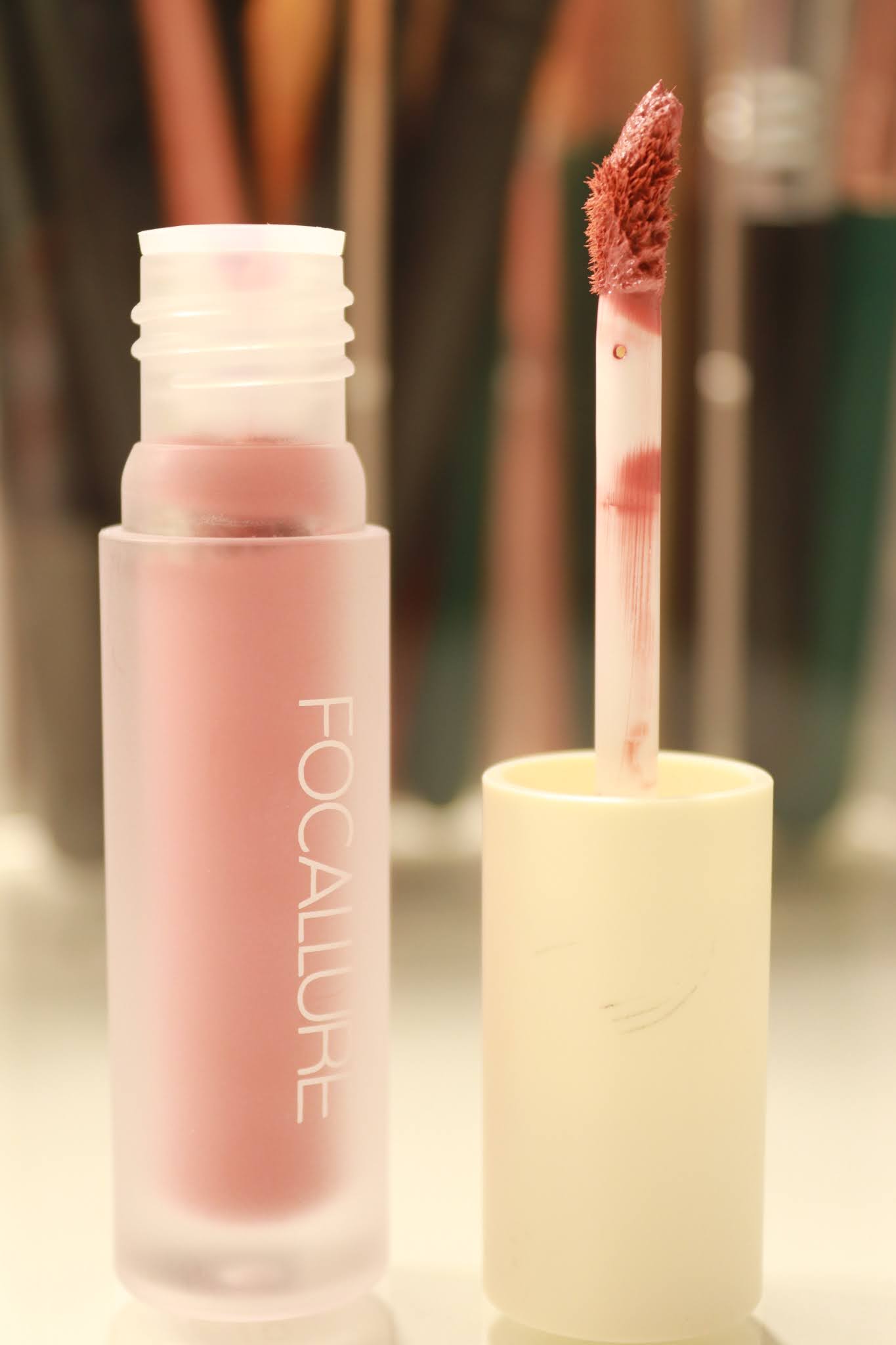 Focallure makeup Foundation, blender, Review Beauty With En