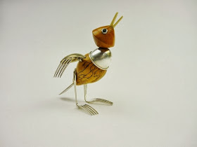14-Song-Bird-Sculptor-Recycled-Animal-Sculptures-Dean-Patman-Graphic-Design-www-designstack-co